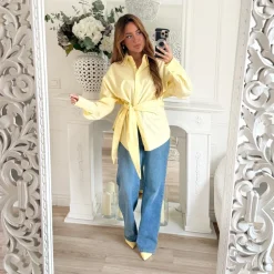 CHEMISE JAUNE À NOUER
