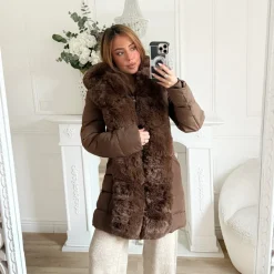 DOUDOUNE MI-LONGUE CHOCO AVEC FOURRURE ANGELINE