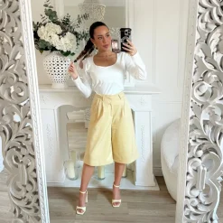 ENSEMBLE BLAZER ET BERMUDA JAUNE BEURRE