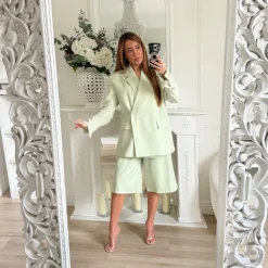 ENSEMBLE BLAZER ET BERMUDA VERT