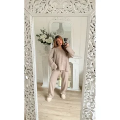 ENSEMBLE EN MAILLE PULL COL V ET PANTALON TAUPE FÉLICIE