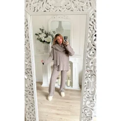 ENSEMBLE PANTALON PULL ET ÉCHARPE TAUPE EMMA