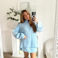 ENSEMBLE PULL ET JUPE BLEU CIEL NINE