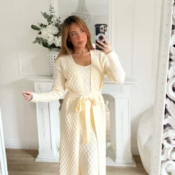 ENSEMBLE ROBE ET GILET BEIGE TORSADÉ