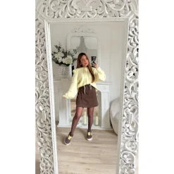 GILET JAUNE BEURRE COL VOLANTS JOHANNE