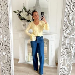 GILET JAUNE PASTEL AJOURÉ