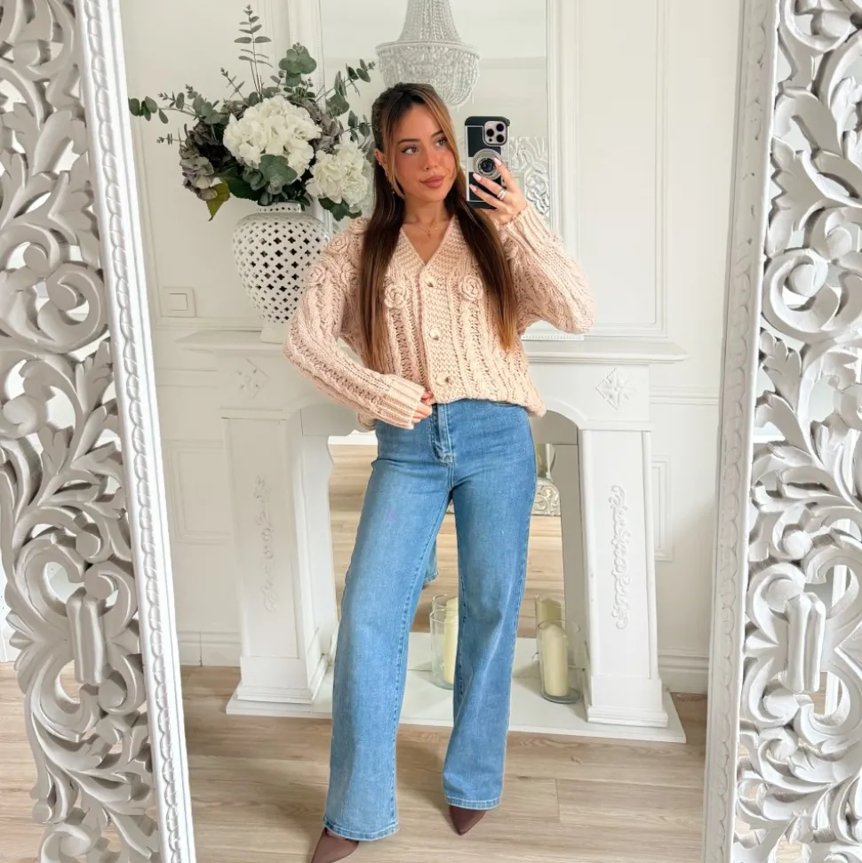 GILET MAILLE FLEURS EN RELIEF