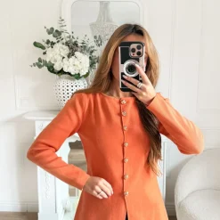 GILET ORANGE BOUTONS DORÉS EVELYNE