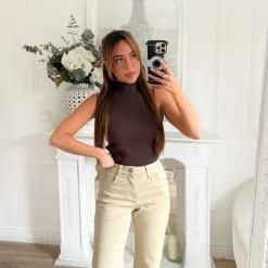 JEAN BEIGE FONÇÉ COUPE MOM FIT