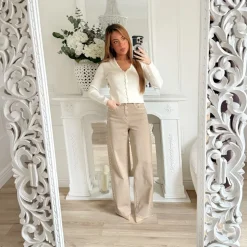 JEAN COUPE DROITE TAUPE CLOUTÉ AMÉLIA