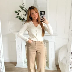 JEAN COUPE DROITE TAUPE CLOUTÉ AMÉLIA