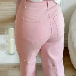 JEAN PINK CLOUTÉ COUPE DROITE