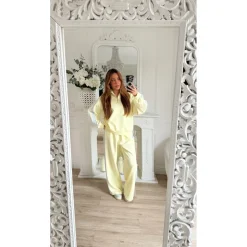 JOGGING JAUNE BANDES BLEUES INÉS