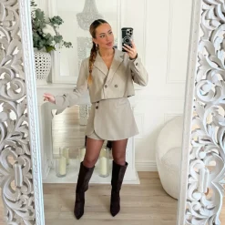 JUPE SHORT AVEC BOUTONS MELODY