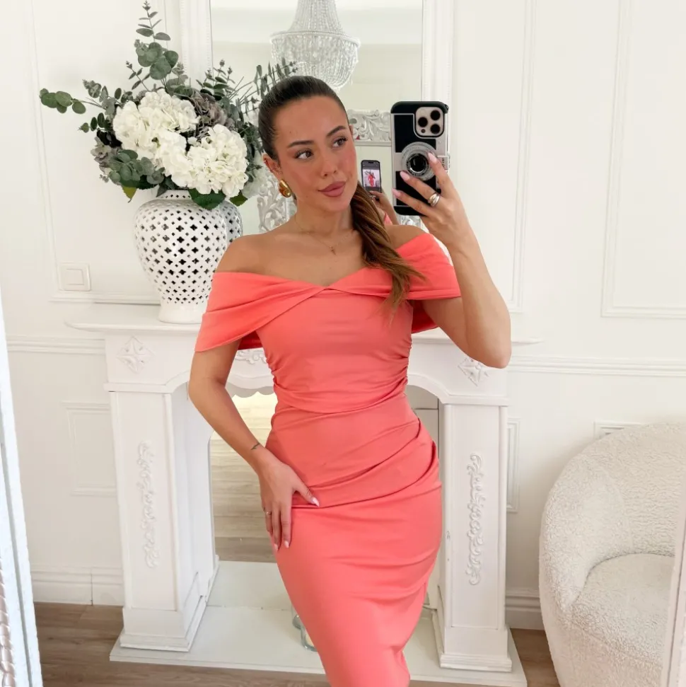 LONGUE ROBE CORAIL EPAULES DÉNUDÉES