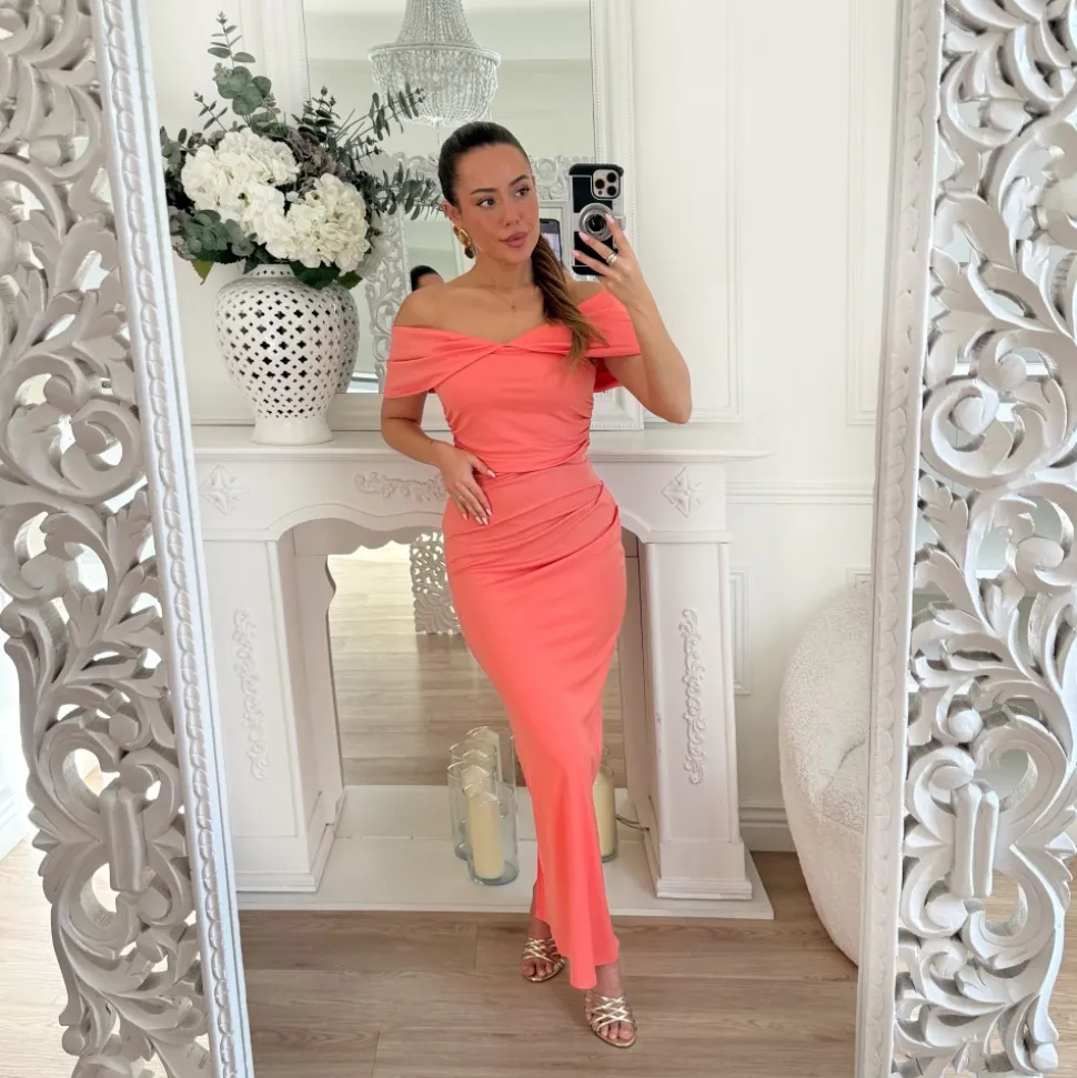 LONGUE ROBE CORAIL EPAULES DÉNUDÉES