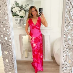 LONGUE ROBE FUSHIA MOTIFS ROUGES