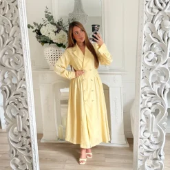 LONGUE ROBE JAUNE OFFICIER BOUTONS DORÉS
