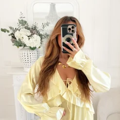 LONGUE ROBE SATIN AMPLE JAUNE PASTEL