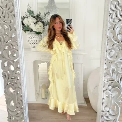 LONGUE ROBE SATIN AMPLE JAUNE PASTEL