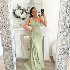 LONGUE ROBE VERT SAUGE STRASS MANCHE
