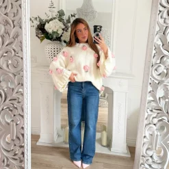 PULL BLANC GROSSE MAILLE FLEURS EN RELIEFS