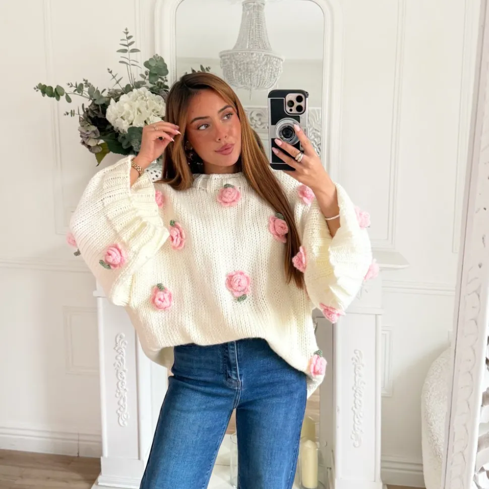 PULL BLANC GROSSE MAILLE FLEURS EN RELIEFS