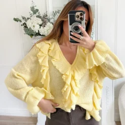 PULL COL V JAUNE VOLANTS