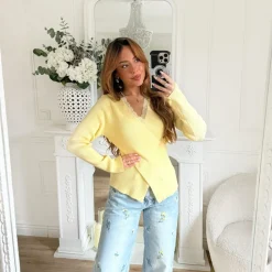 PULL CROISÉ JAUNE MÉLODIE