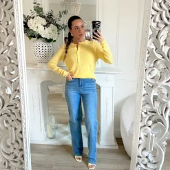 PULL FIN COTELÉ JAUNE COL BOUTONS