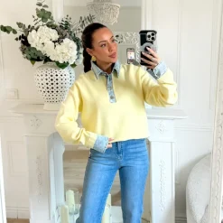 PULL JAUNE DETAILS EN JEAN
