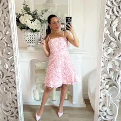 ROBE ROSE PASTEL FLEURS EN RELIEF