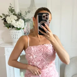 ROBE ROSE PASTEL FLEURS EN RELIEF