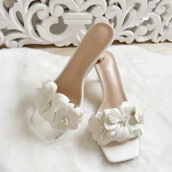 SANDALES FLEURS CRÊME