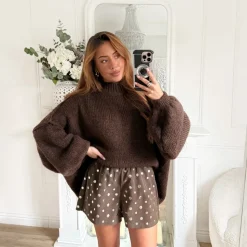 SHORT DAIM CHOCO CLOUTÉ LORETTE