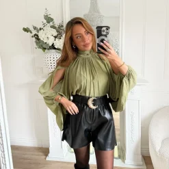 SHORT SIMILI BLACK AVEC CEINTURE LAURE