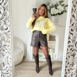 SHORT SIMILI CUIR CHOCO AVEC CEINTURE AMELINE