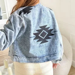 VESTE EN JEAN MOTIFS